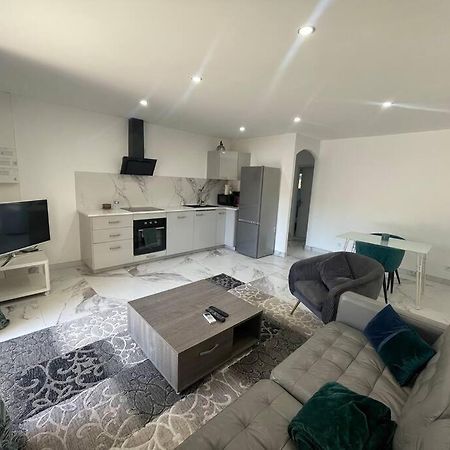 Bel Appartement Avec Parking Cabannes Экстерьер фото